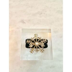 Pearl and rhinestone snowflake adjustable ring